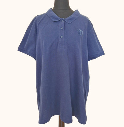 Einzigartiges und nachhaltiges Vintage Poloshirt in dunkelblau von Chiemsee. Front.