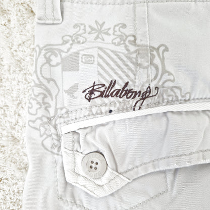 Einzigartige und nachhaltige Vintage Shorts in hellbeige von Billabong. Close-up Back.