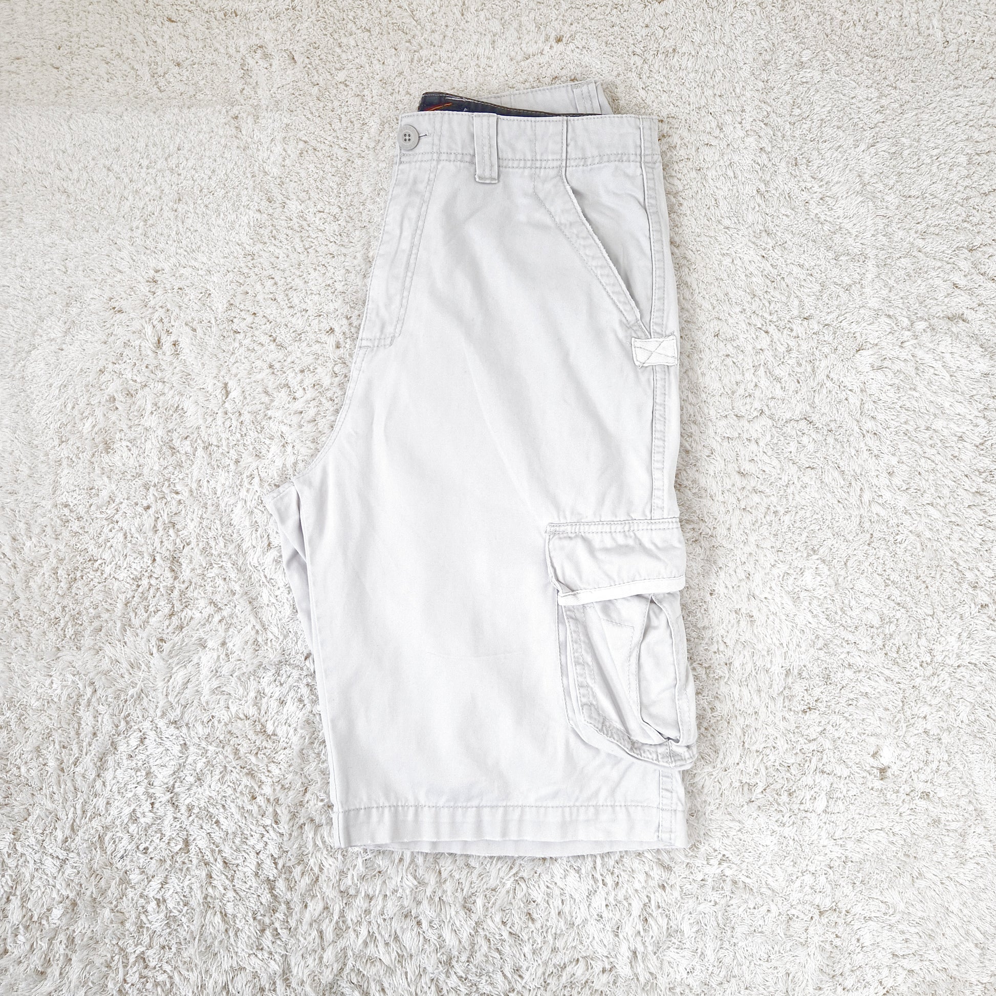 Einzigartige und nachhaltige Vintage Shorts in hellbeige von Billabong. Side 1.