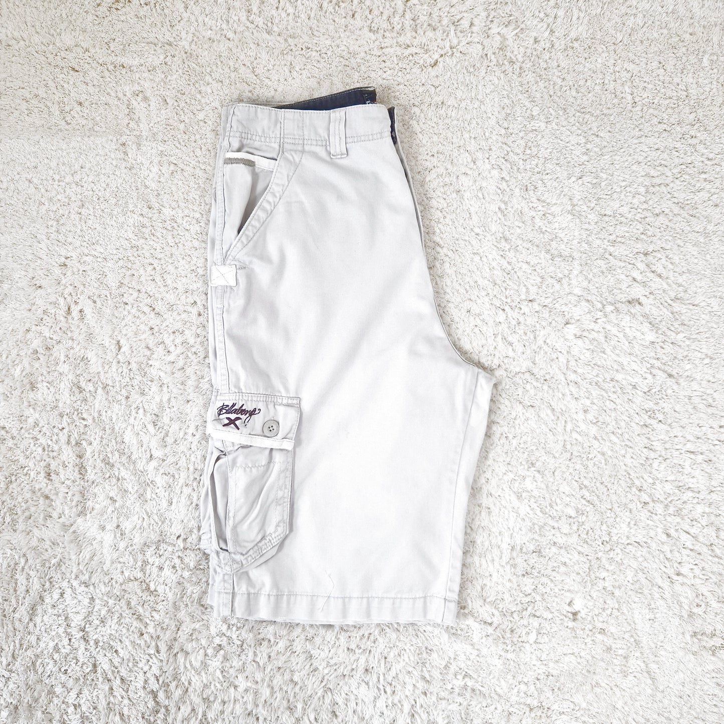 Einzigartige und nachhaltige Vintage Shorts in hellbeige von Billabong. Side 2.