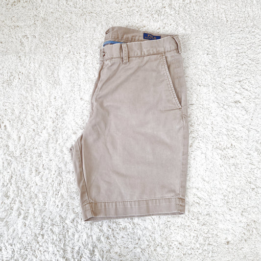 Einzigartige und nachhaltige Vintage Shorts in beige von Ralph Lauren. Side.