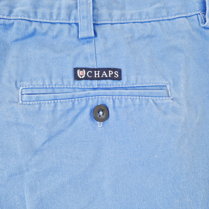 Einzigartige und nachhaltige Vintage Shorts in blau von Chaps. Close-up.