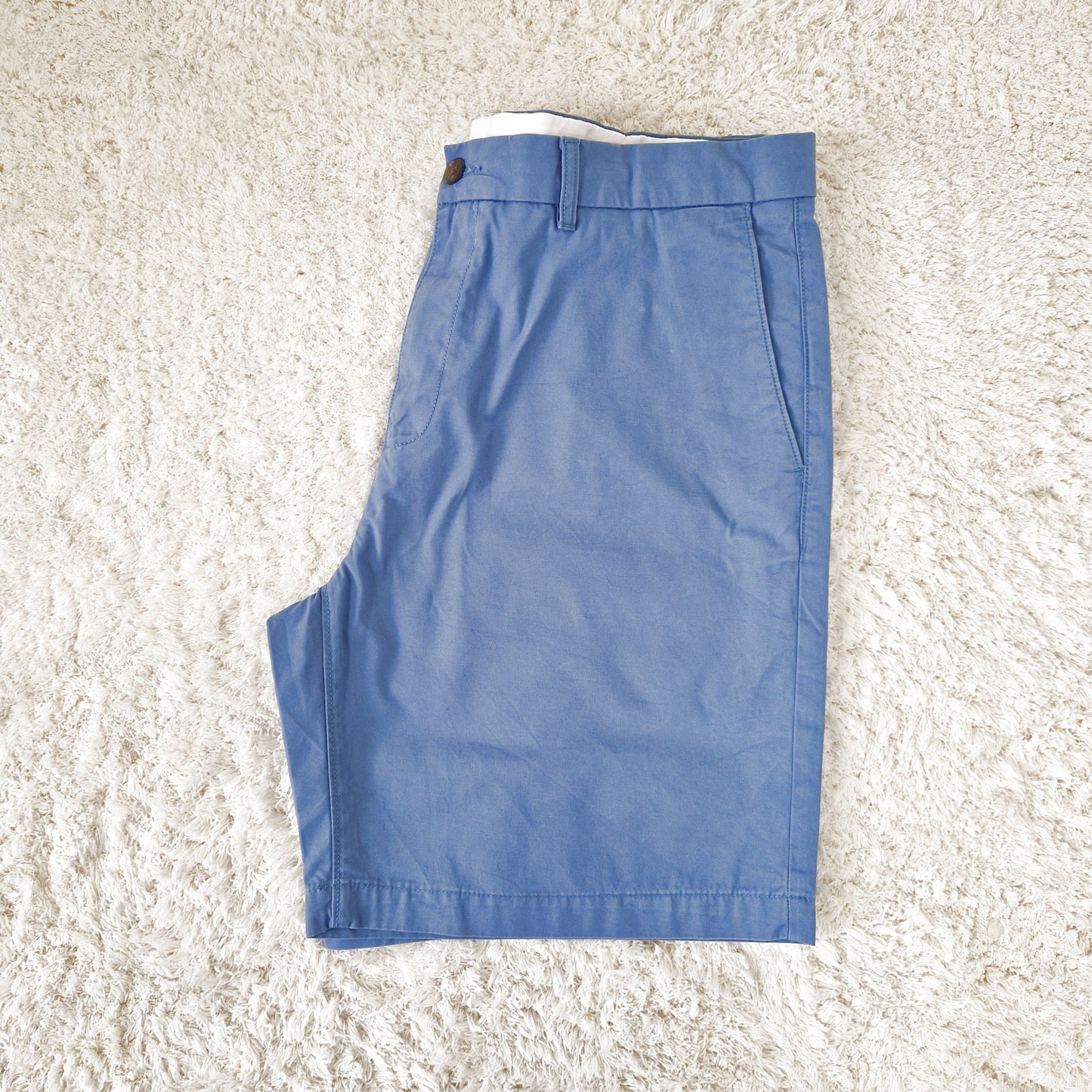 Einzigartige und nachhaltige Vintage Shorts in mittelblau von Tommy Hilfiger. Side.