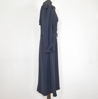 Einzigartiger und nachhaltiger Vintage Trenchcoat in schwarz. Side.