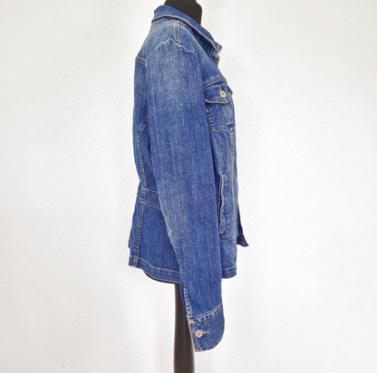 Einzigartige und nachhaltige Jeansjacke in blau von Tommy Hilfiger. Side.