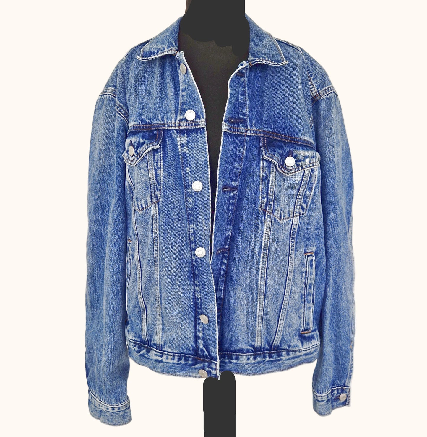 Einzigartige und nachhaltige Vintage Jeansjacke in blau von GAP. Front.