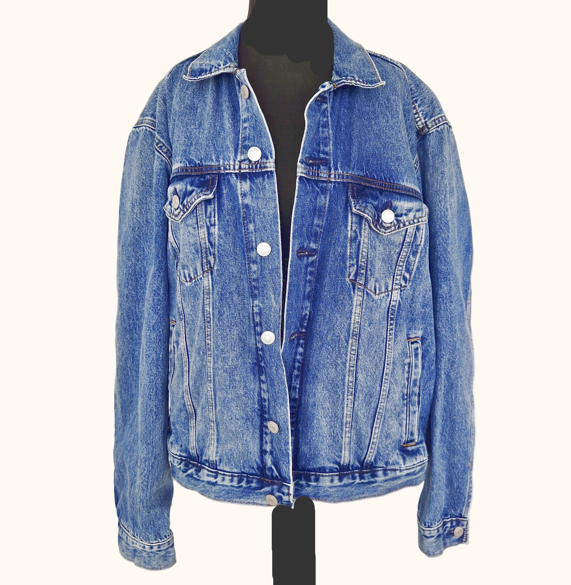 Einzigartige und nachhaltige Vintage Jeansjacke in blau von GAP. Front.