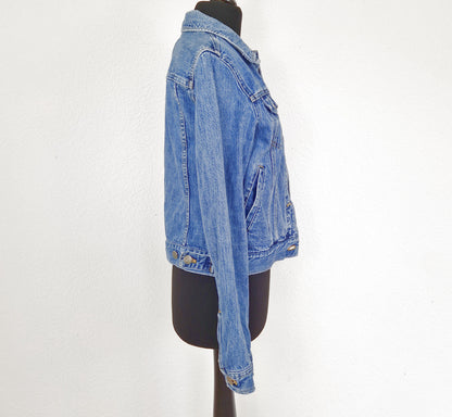 Einzigartige und nachhaltige Vintage Jeansjacke in blau von Ralph Lauren. Side.