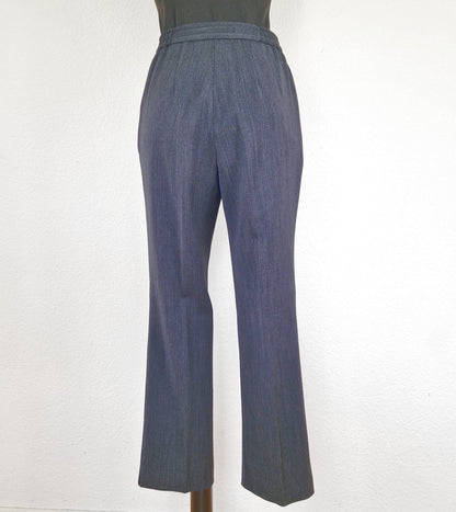 Einzigartige und nachhaltige Vintage Hose in anthrazit mit Bundfalte. Back.