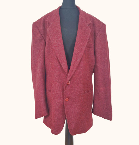 Einzigartiger und nachhaltiger Vintage Blazer in bordeaux. Front. 