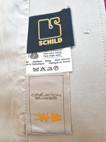 Einzigartiger und nachhaltiger Vintage Trenchcoat in Sand, mit Gürtel. Tag.