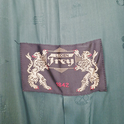 Einzigartiger und nachhaltiger Vintage Mantel in anthrazit-dunkelgrün von Loden Frey. Tag.