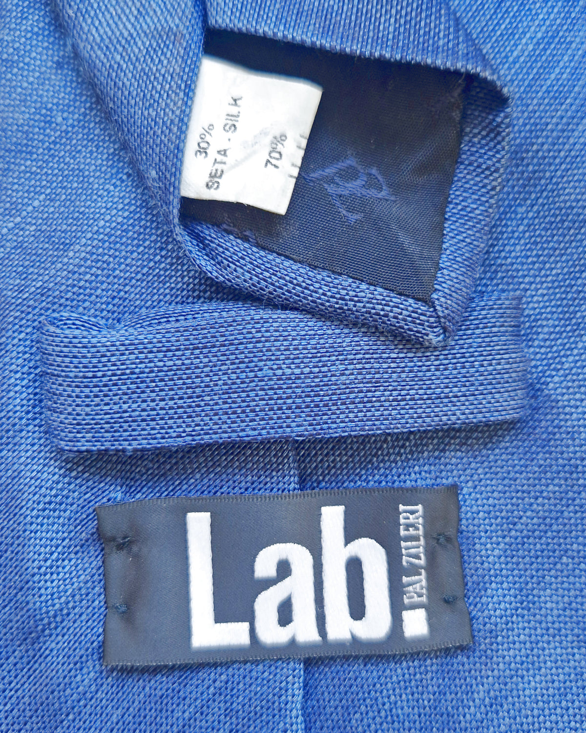 Einzigartige und nachhaltige Vintage Krawatte in blau aus Wolle und Seide von PalZileri. Tag.