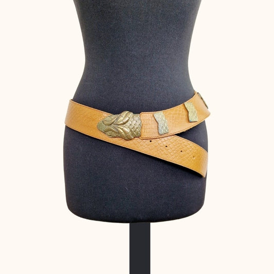 Einzigartiger und nachhaltiger Vintage Gürtel mit Schlange. Unique and sustainable vintage belt with snake. Front.