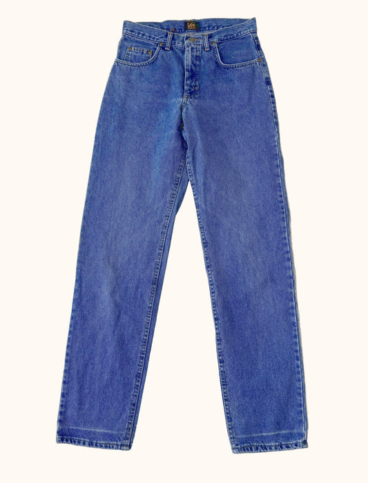 Einzigartige und nachhaltige Vintage Jeans in blau von Lee. Front.