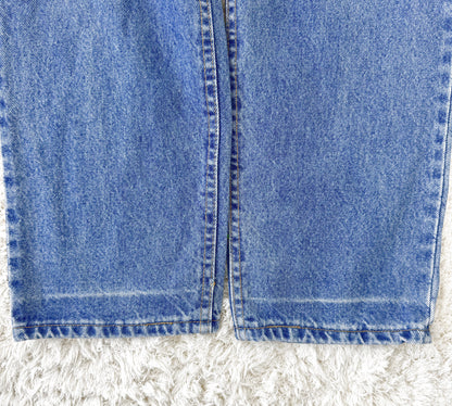 Einzigartige und nachhaltige Vintage Jeans in blau von Lee. Close-up 2.