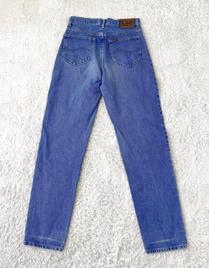 Einzigartige und nachhaltige Vintage Jeans in blau von Lee. Back.