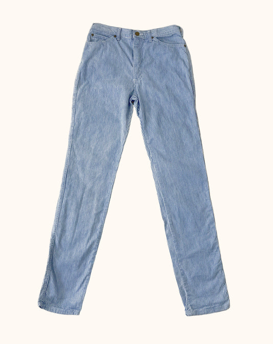 Einzigartige und nachhaltige Vintage Jeans in blau-weiss mit Streifen von Lee. Front.