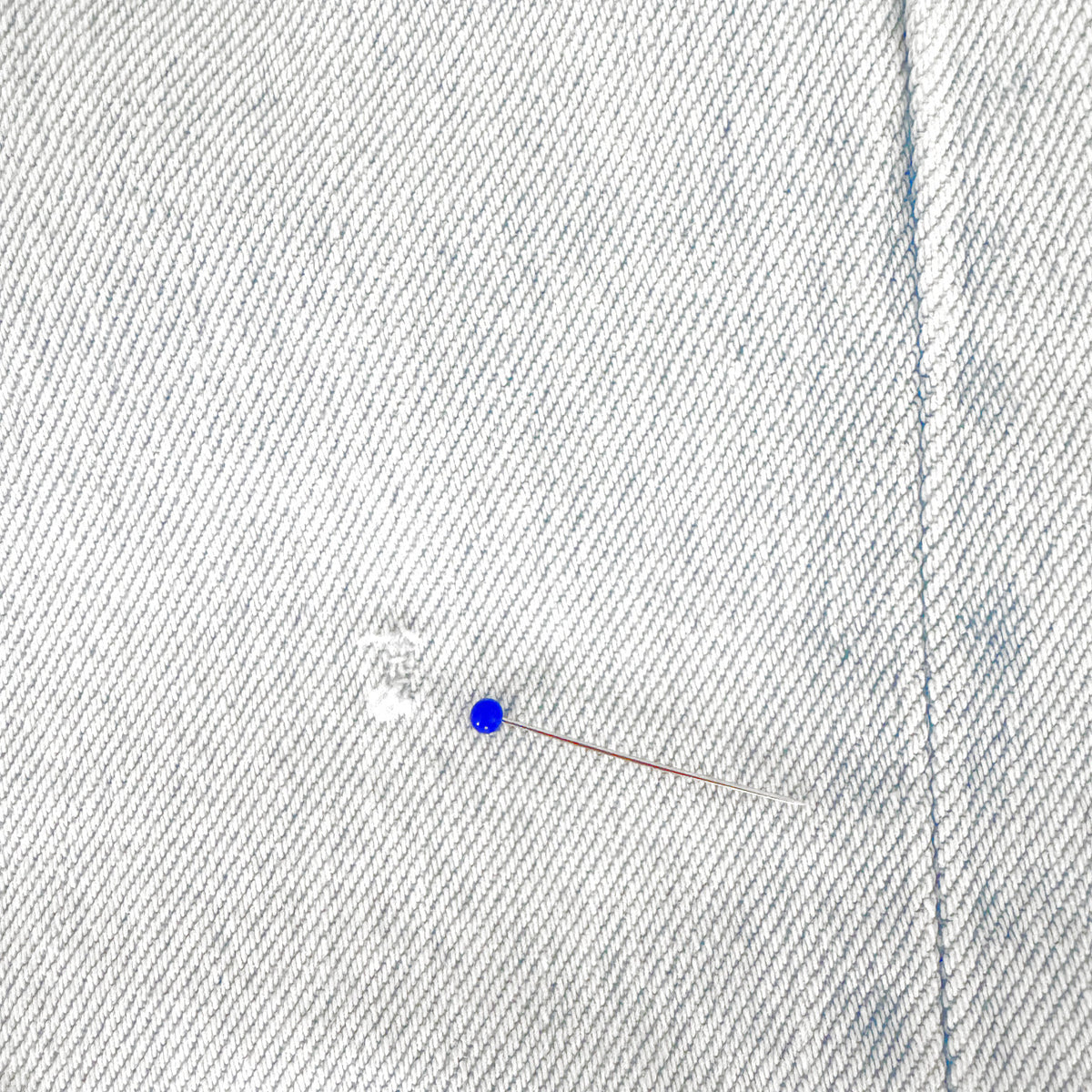 Einzigartige und nachhaltige Vintage Jeans in hellblau von Levi's, 501. Imperfection.
