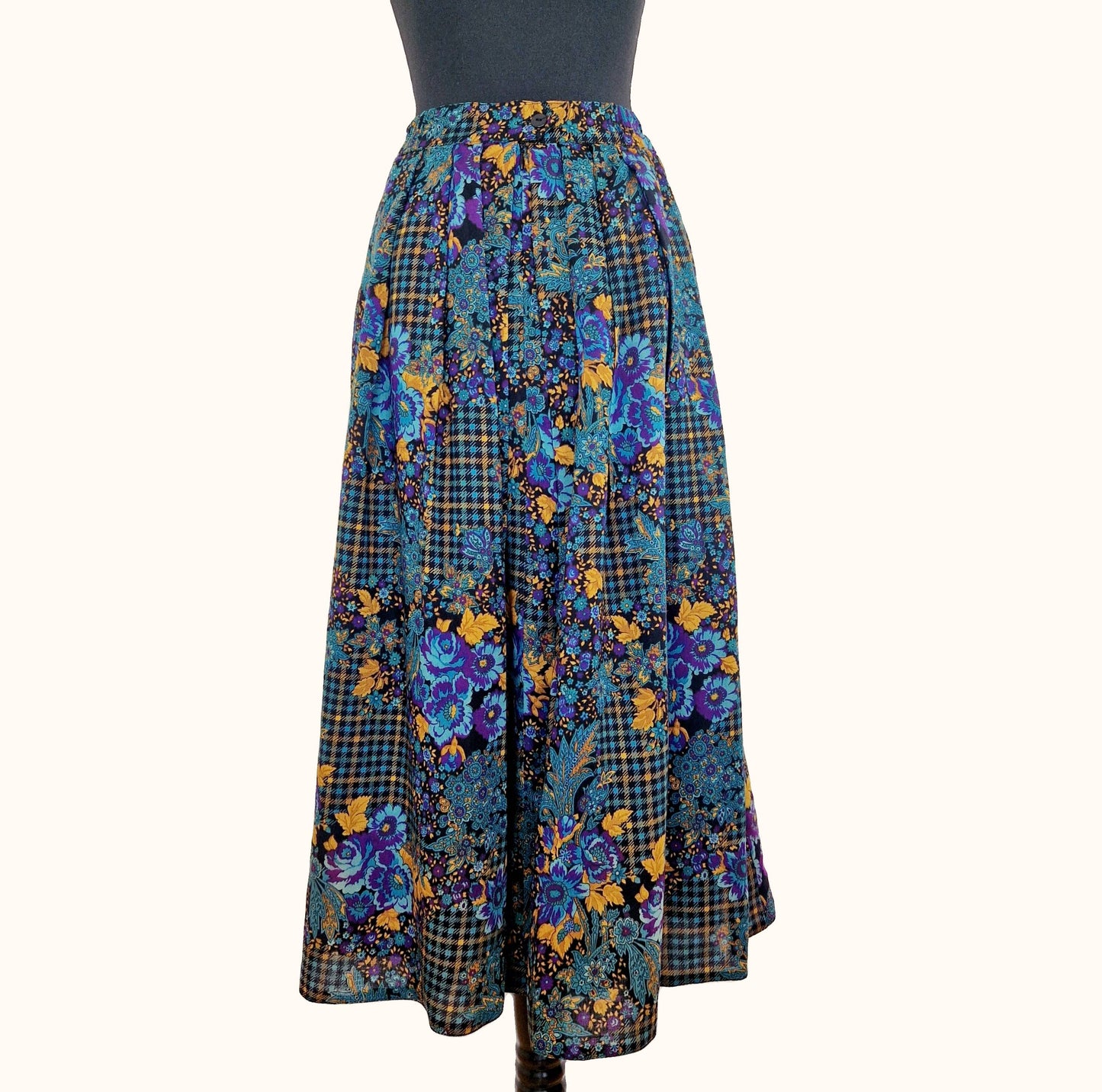 Einzigartiger und nachhaltiger Vintage Rock, petrol-violett-ocker, Blumen, M. Front.