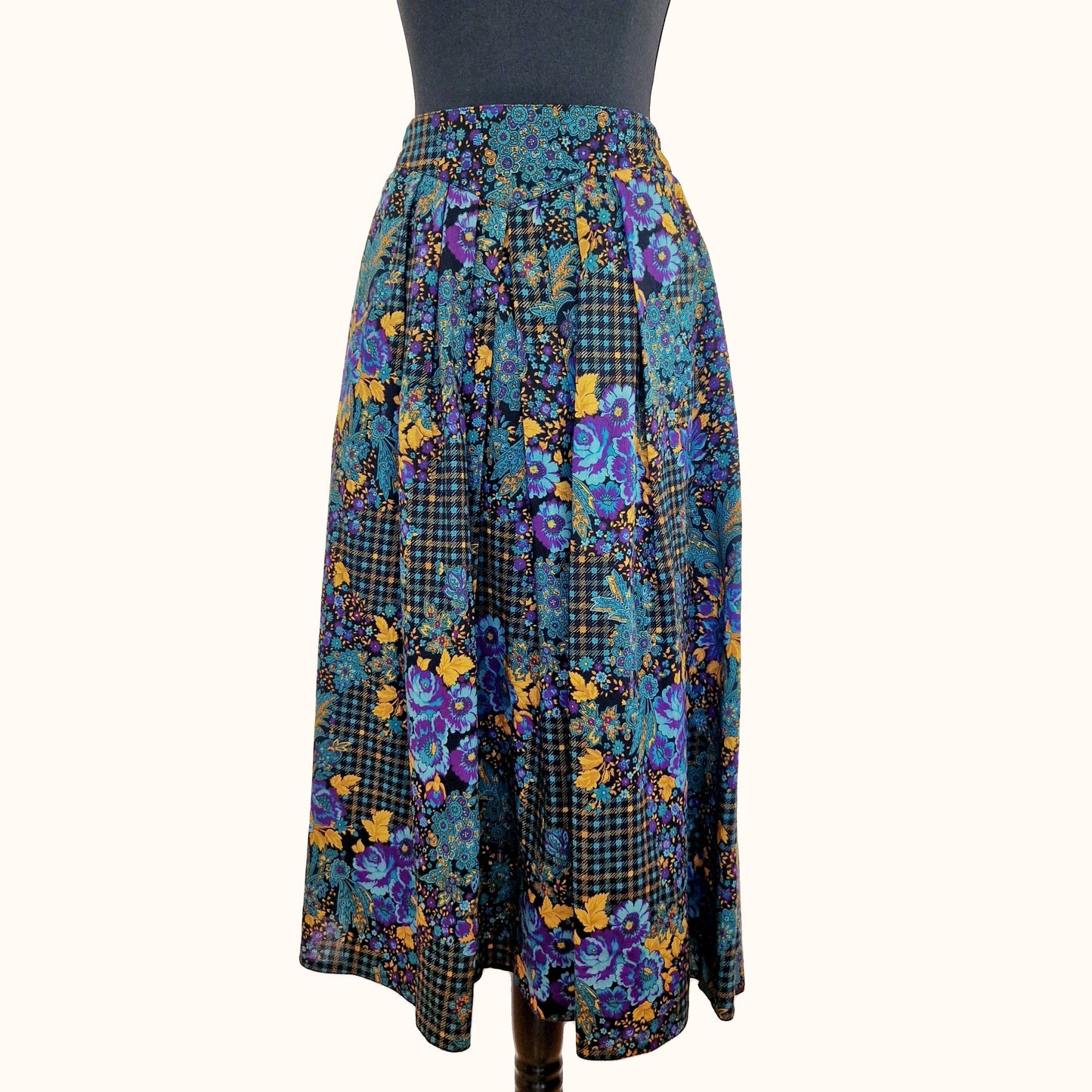 Einzigartiger und nachhaltiger Vintage Rock, petrol-violett-ocker, Blumen, M. Back.